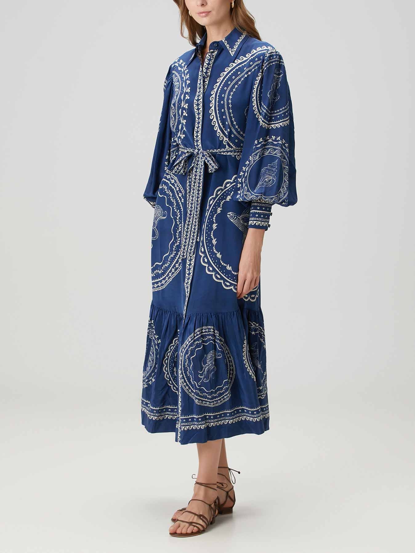 Robe mi-longue à lacets et imprimé océan bleu exquis